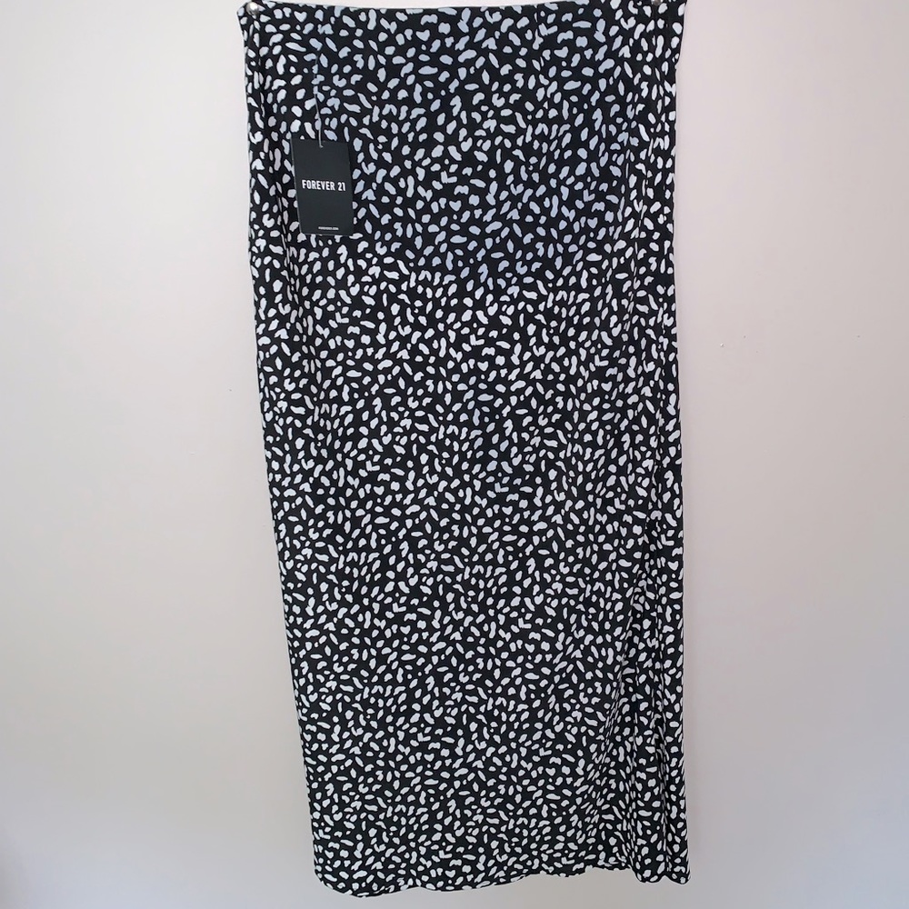 Forever 21 White Spotted Black Midi Skirt